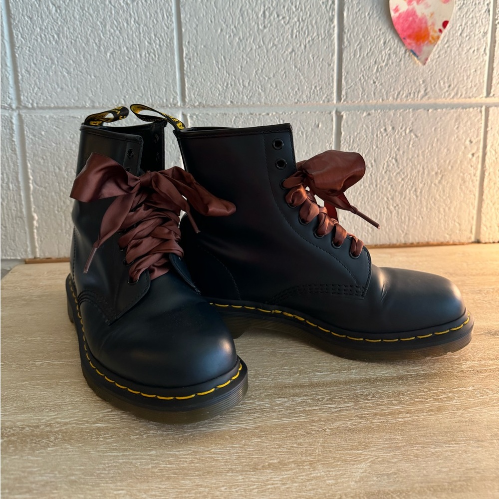 Size women's 10 Dark Navy Blue Doc Martens with ribbon laces | like new